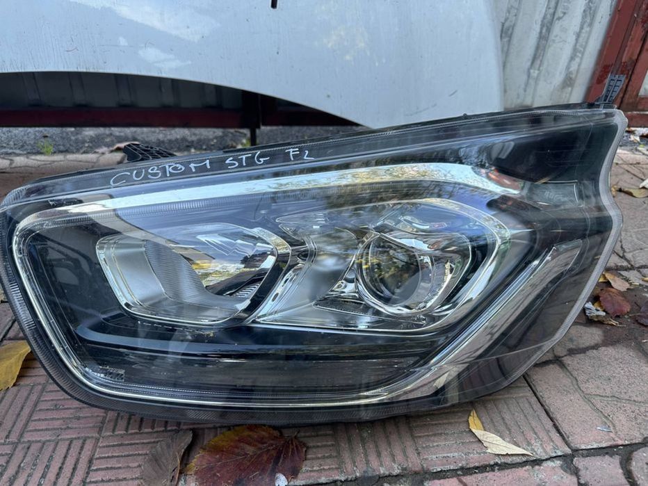 Far stanga dreapta / capota Ford Transit Custom Facelift