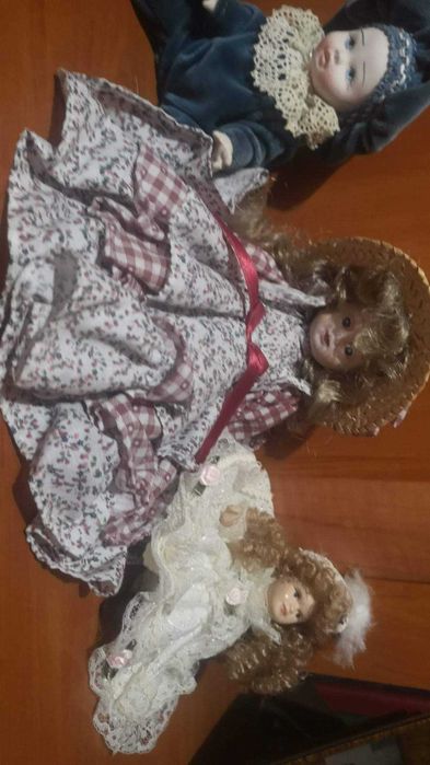 Păpuși de portelan