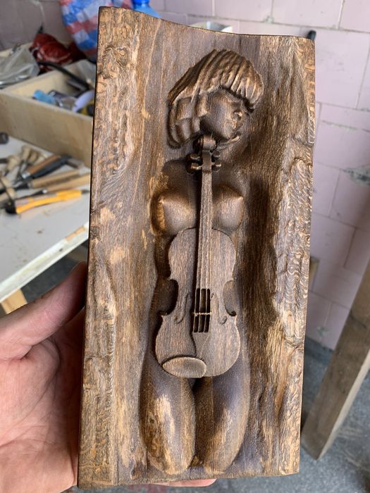 Дърворезба пано “Жена”