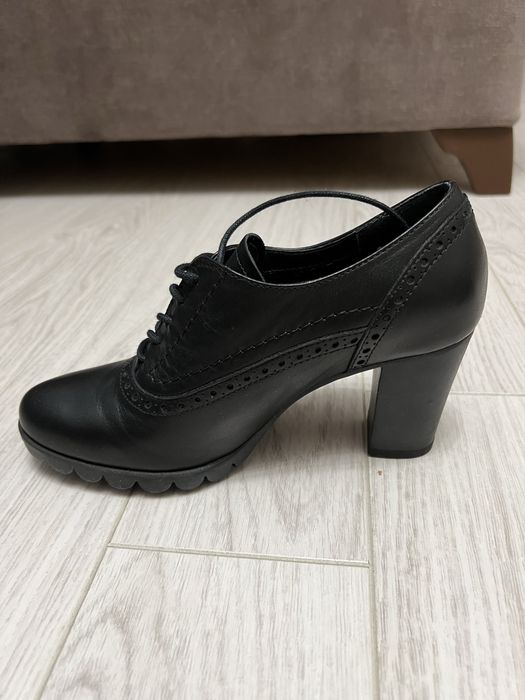 Продам новые ботильоны Италия