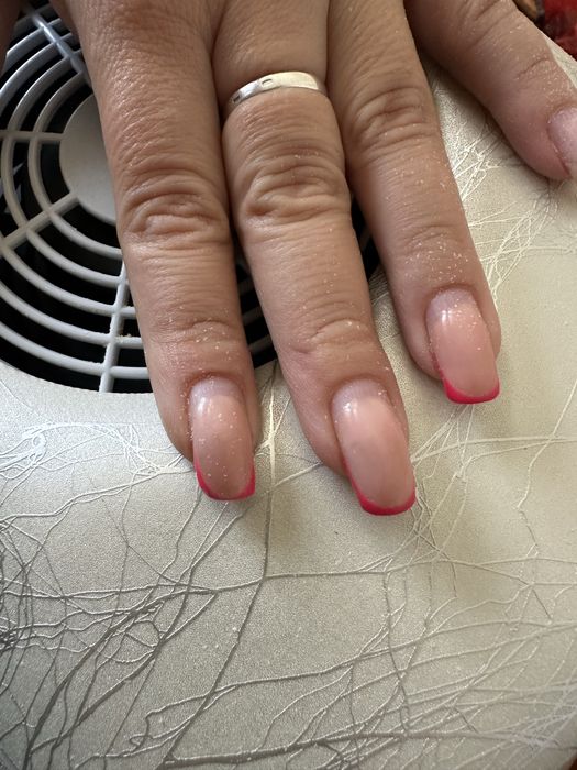 Маникюр выезд на дом