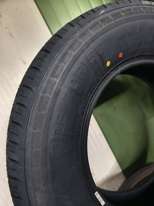225/70R15C Гуми за Бус
