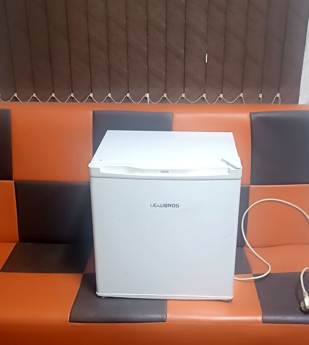 Продам мини холодильник