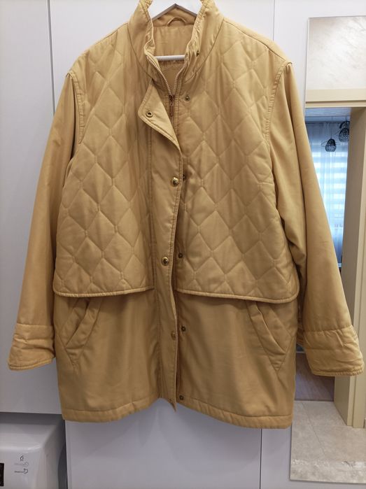 Дамско есенно яке запазено