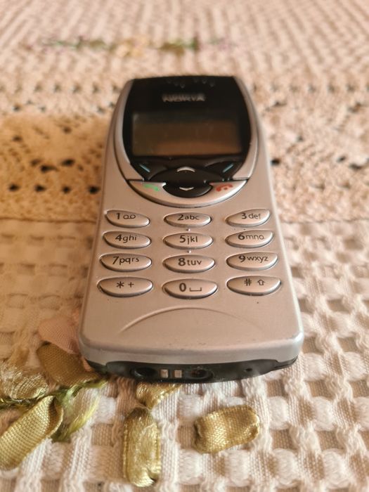 Nokia 8210 перфектен