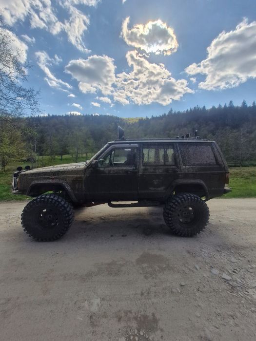 Vând jeep grand cherokee XJ 4.0
