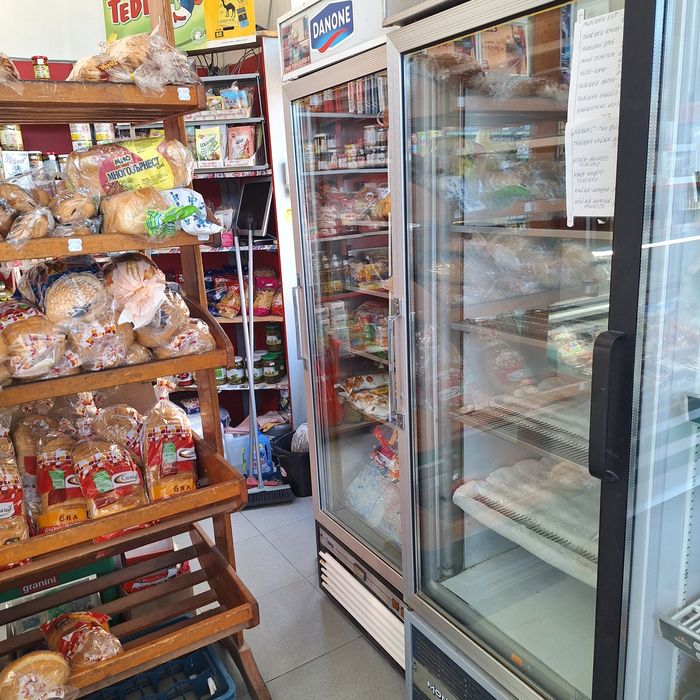 Продавам италиански оригинален  фризер за ниски температури