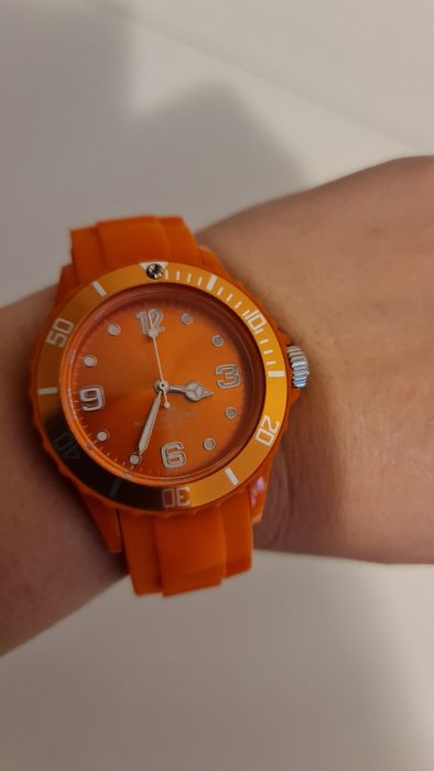 Oferta Ceas rezistent la apa.