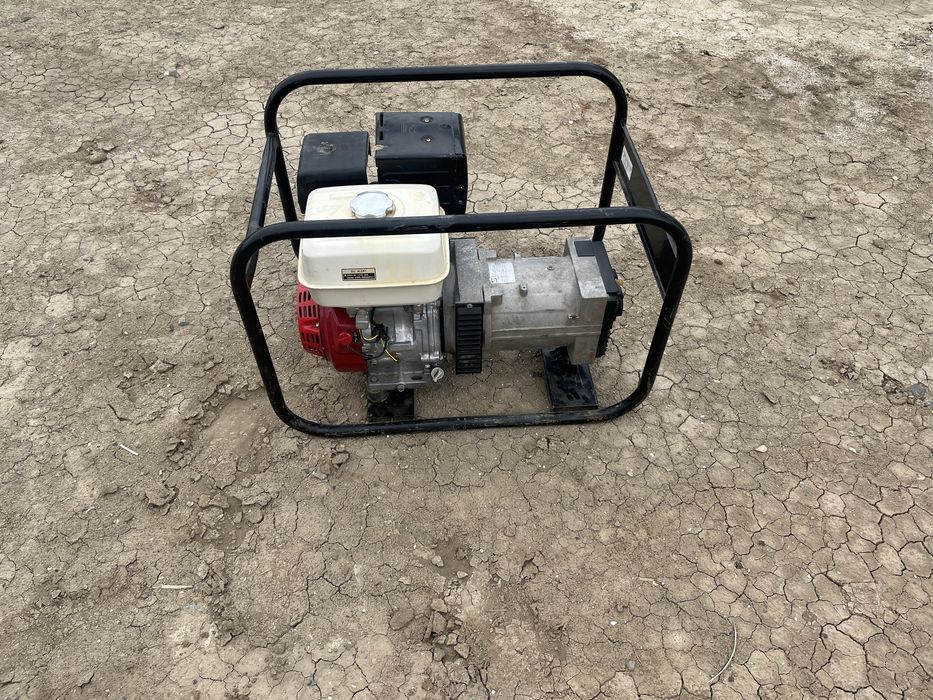 Продам генератор бензин hond gx 270