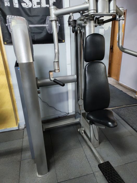 Машина за гърди PRECOR