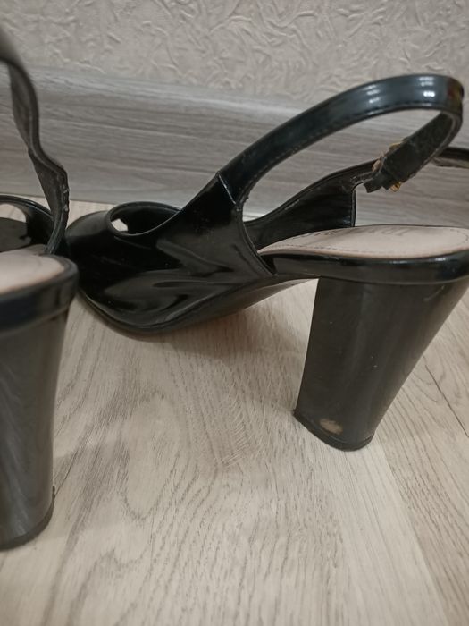 Босоножки в хорошем состоянии