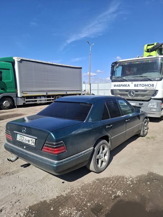 Продам Мерседес 124 М111