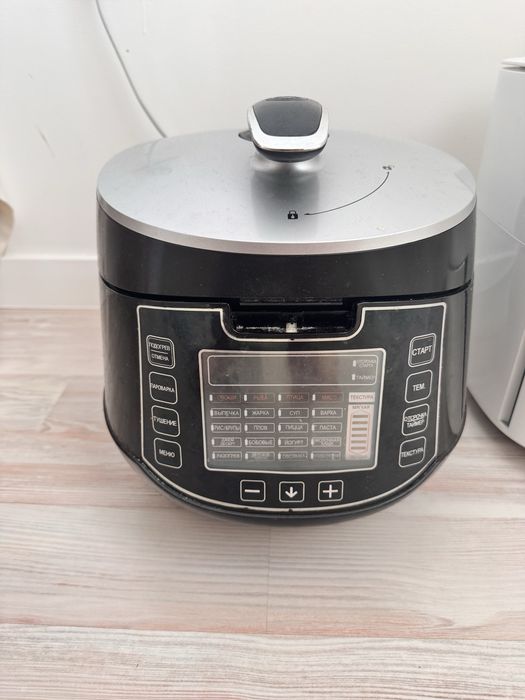 Отдам б/у мультиварку