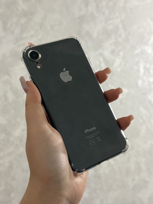 Продам iPhone XR черный