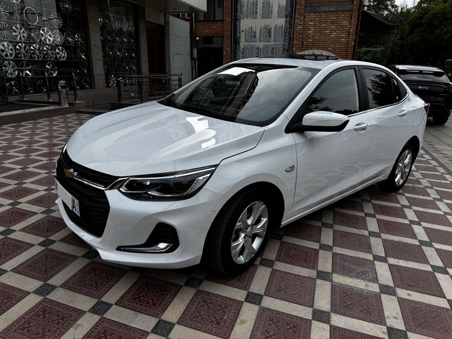 Chevrolet Onix 2023 — 2