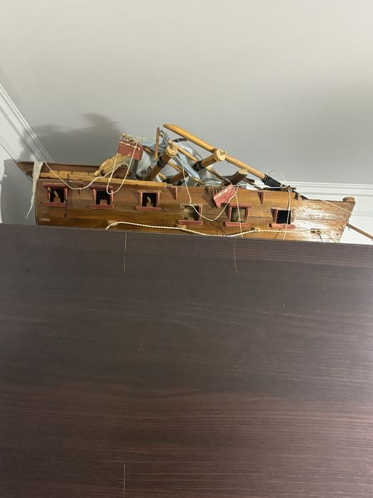 Корабль деревянный