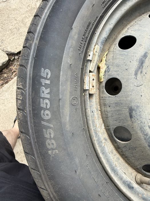 Продам шины с дисками комплект