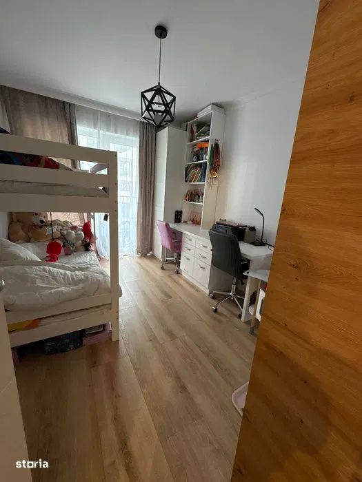Apartament 3 camere , de 56mp plus 12mp balcon zona : Eroilor