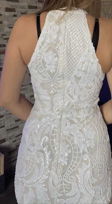 Официална бяла рокля в отлично състояние