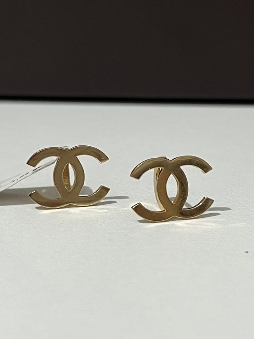 Золотые сережки Шанель
