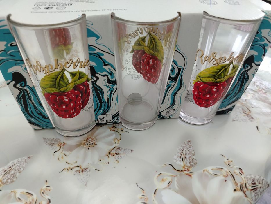 Продам набор стаканов 2000