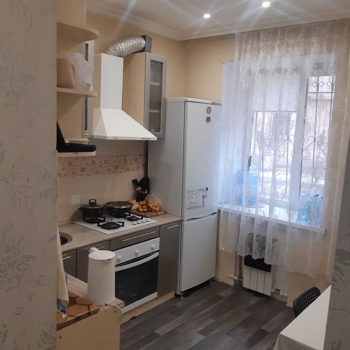 Продам 2 комн. квартиру в самом центре Караганды