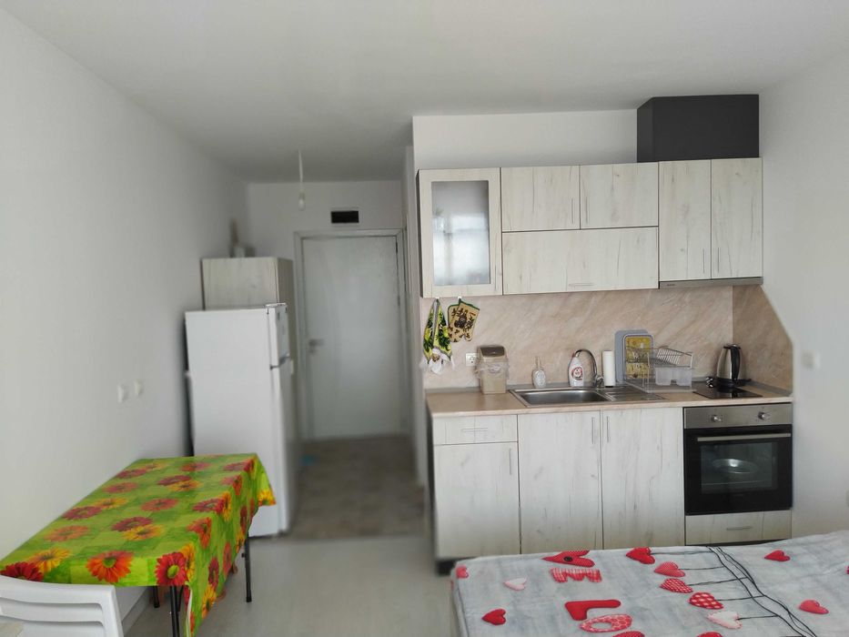 Отдава се студио под наем.