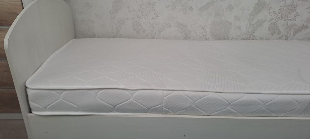 Продам две  кровати
