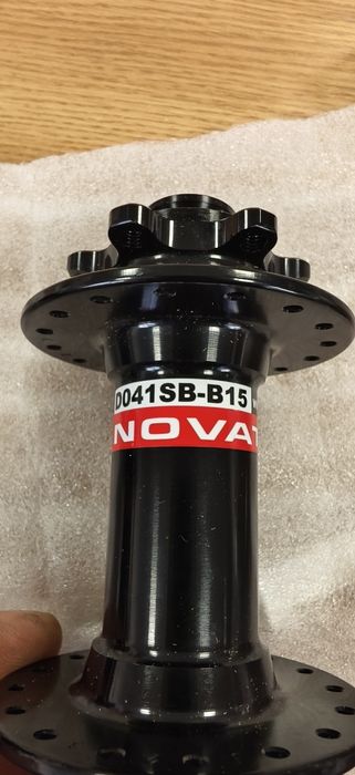 Предна главина Novatec D041SB-B15 32H 15x110мм Boost,12х148 D442SB-B12