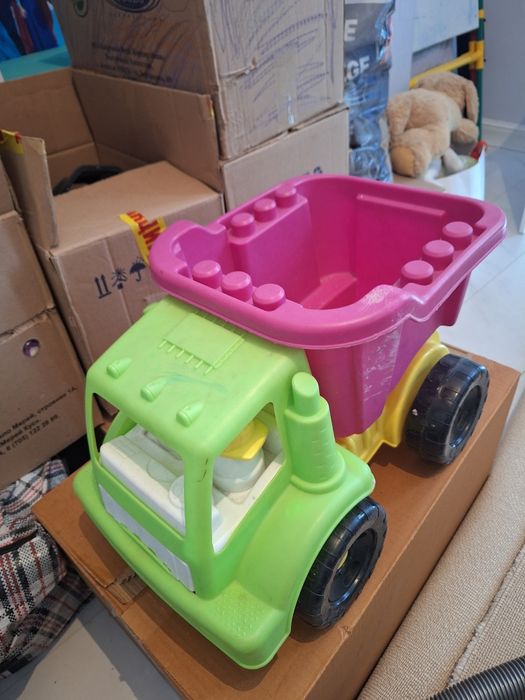 Продам грузовик большой