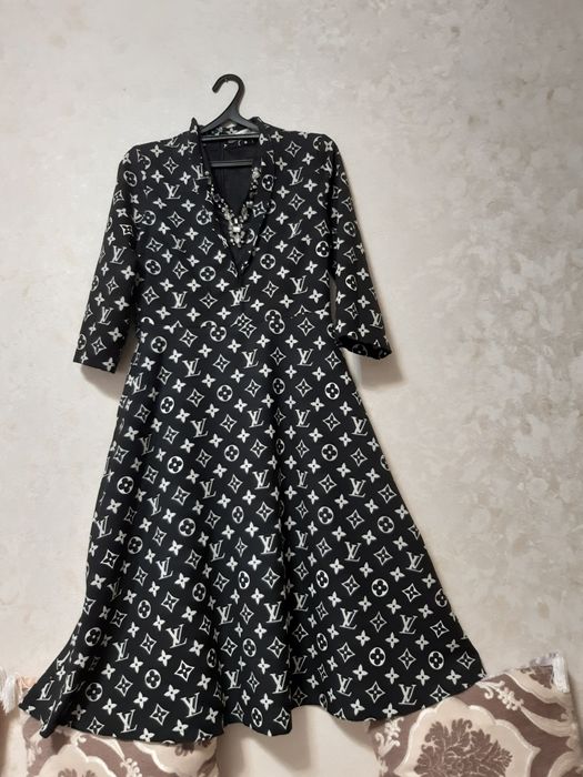 Продаю платье размеры 46-48