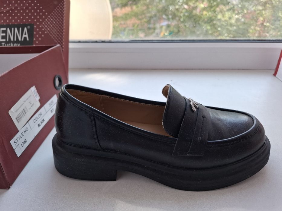 Продам кожанную обувь