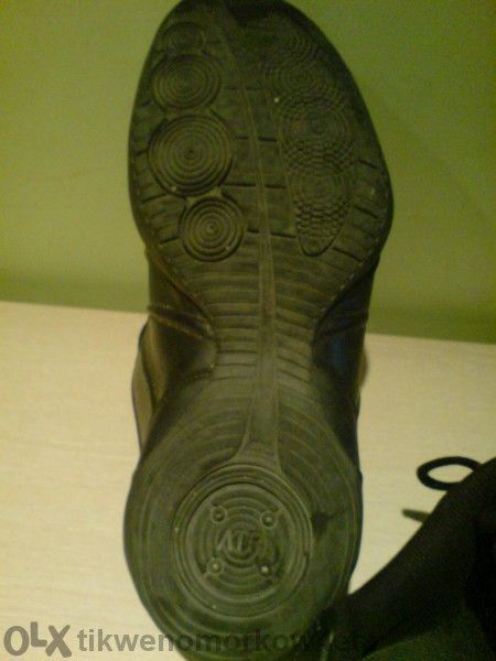 Маратонки  NIKE  !