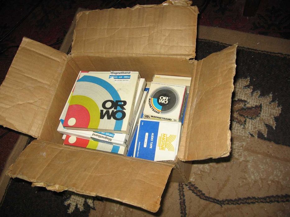 Чисто нови магнетофонни ролки малки и големи размери