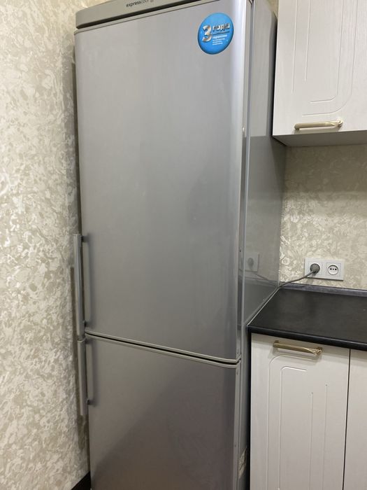 Холодильник  LG