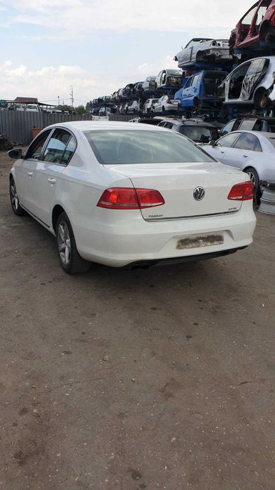 Dezmembrez Volkswagen Passat B7 2.0 TDi an 2012 cod motor CFF