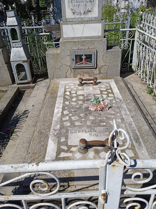 Loc de veci Cimitirul Sf.Constantin