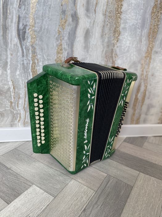 Продам хорошую гармонь