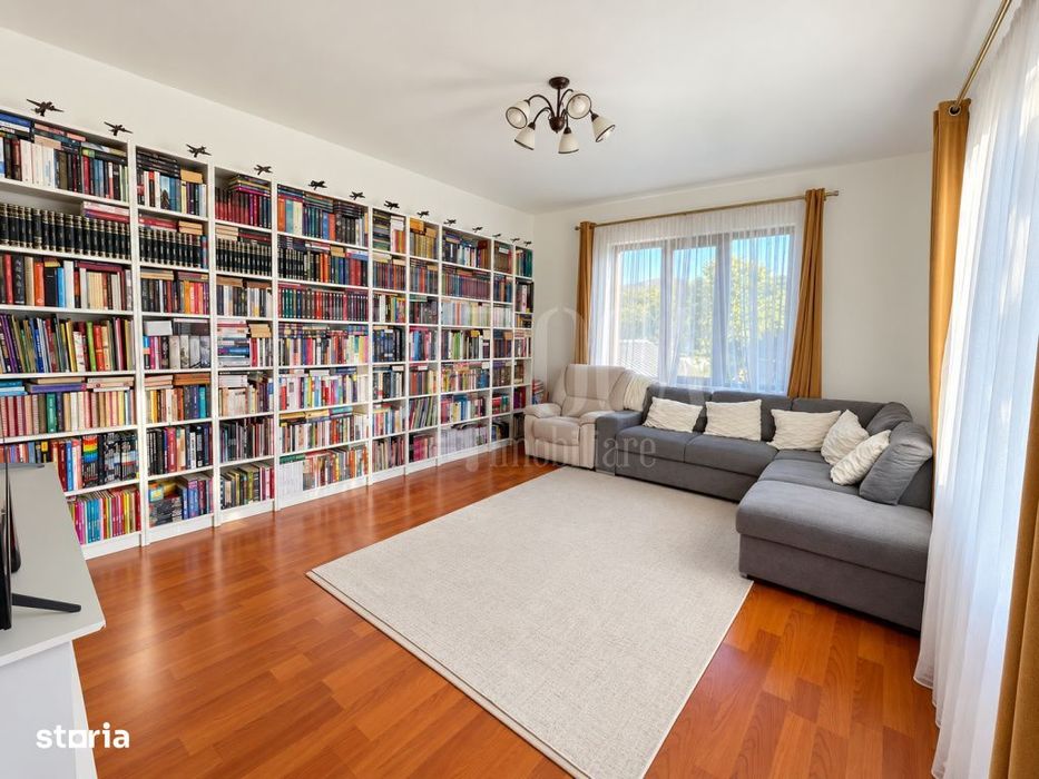 Casa 4 camere de vanzare in Floresti