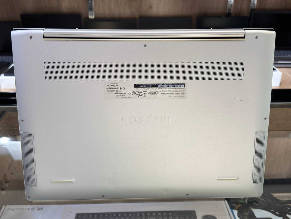 DELL Inspiron 7591 2-in-1 Core i7-10510U RAM 8 SSD 256 сенсорный