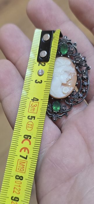 Brosa Camee argint cu diamante