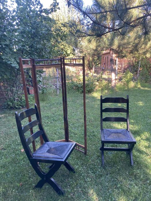 Дървени столове с ратан