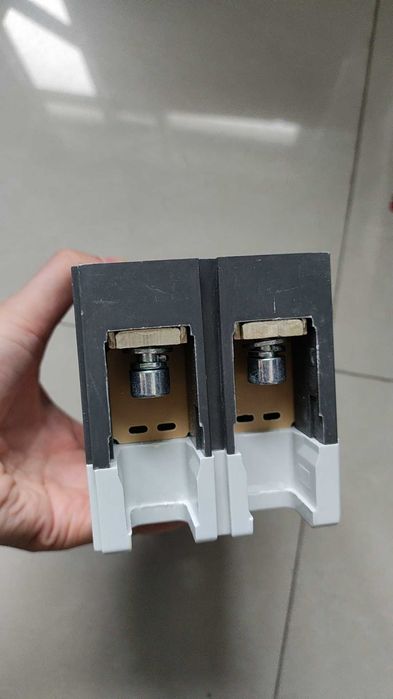 Автоматичен DC предпазител 200A батерии шалтер соларна система бушон