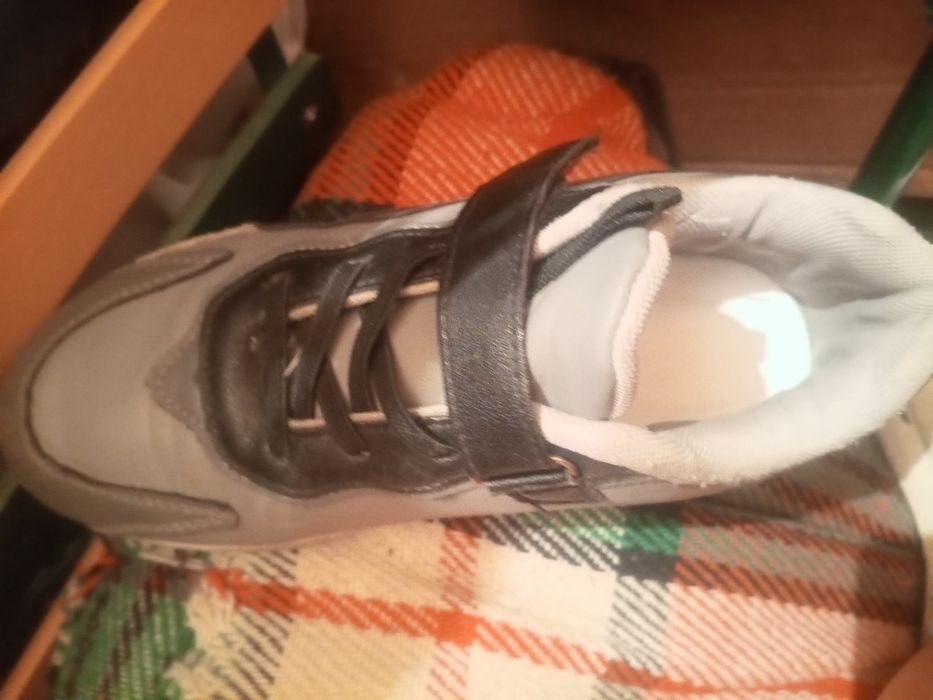 Кроссовки обычные