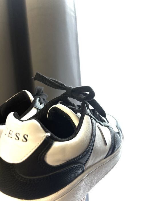 Обувки GUESS (оригинални)