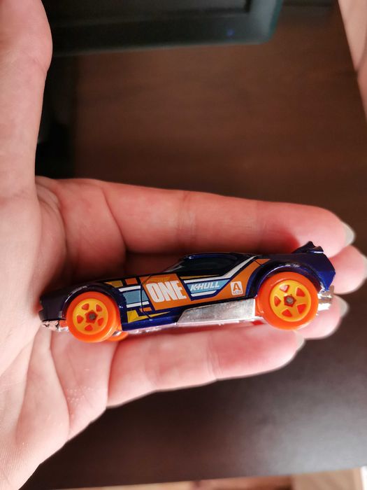 Изтрелваща писта с количка на hot wheels