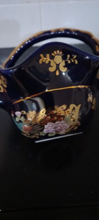 Красивая вазочка для конфет и сухофруктов . Цена 30т.сум.