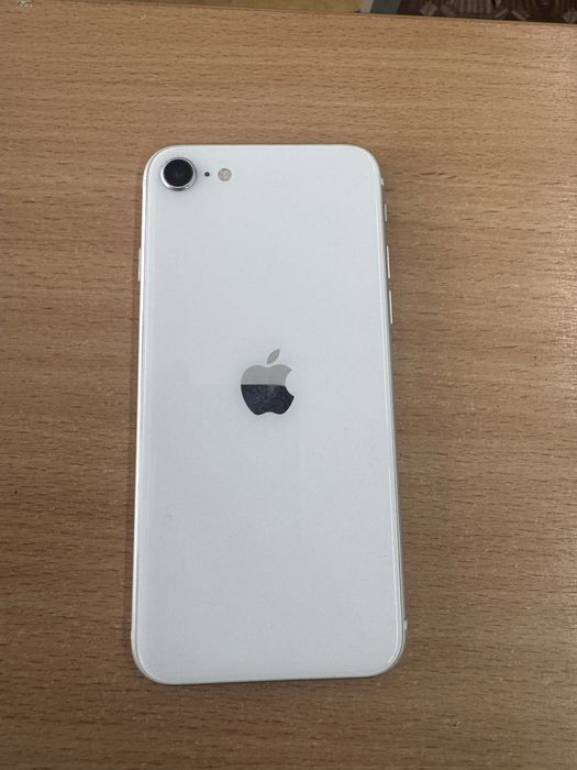 Продам iphone se 2020