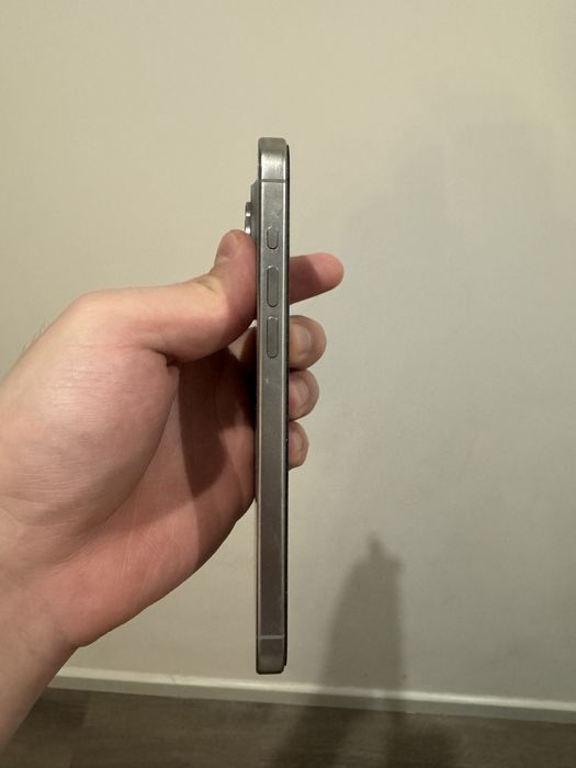 Iphone 15 pro max 256gb E sim