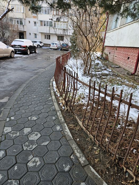 Gard metalic peste 50m liniari